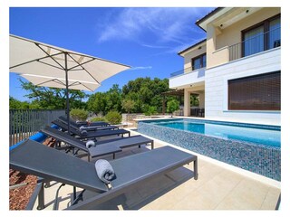 Villa Lady