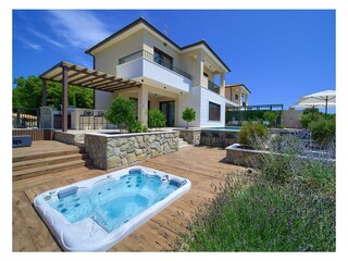 Villa Lady
