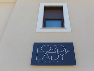 Villa Lady