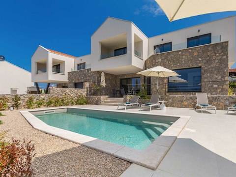 Ferienhaus Villa Verena mit beheiztem Pool