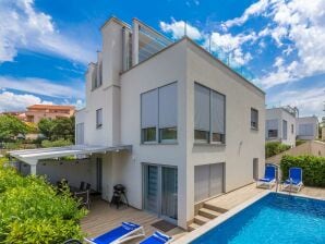 Villa Drazine mit beheiztem Pool und Jacuzzi