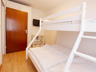 Schlafzimmer 2 Hochbett