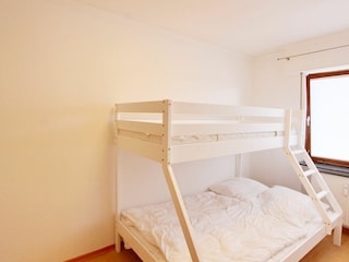 Schlafzimmer 2 Hochbett