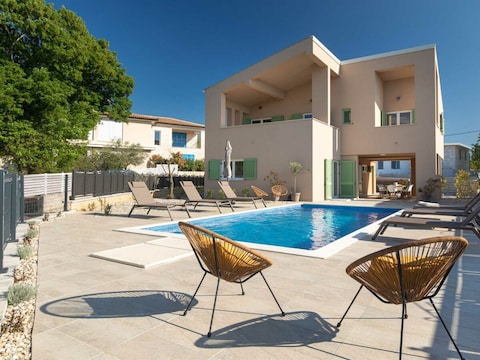 Ferienhaus Villa Olive Ocean mit Pool und Meerblick