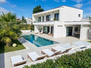 Villa Vrh Outdoor Recording 2