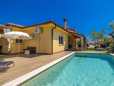 Holiday house AMARILLA with private pool