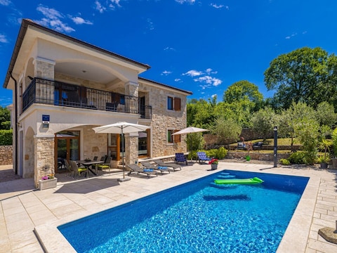 Villa Holiday House Obzova with private heated pool