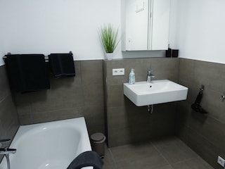 Modernes Badezimmer
