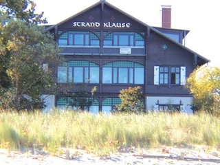 Blick vom Strand auf das Haus