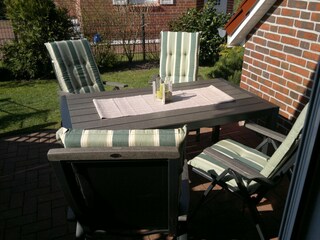 Terrasse mit Sitzmöglichkeiten
