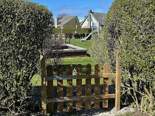 Gartentörchen zum Spielplatz