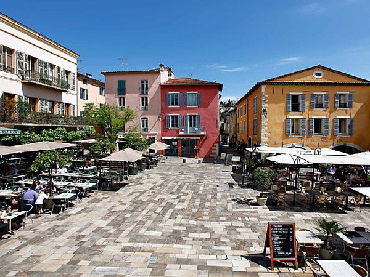 Platz von Arcades, Valbonne Village