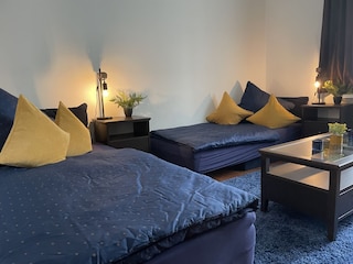 Schlafzimmer  5  im Erdgeschoss, straßenseitig