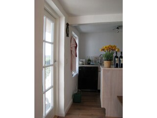 Küche mit Terrassentür