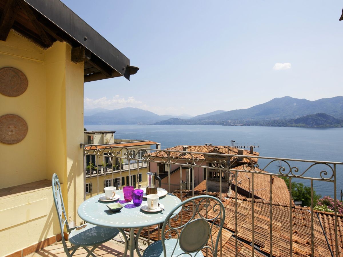 Sun-balcony  with fantastic view of the lake