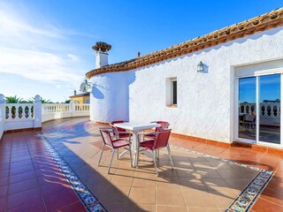 Obere Terrasse mit 30qm und Meerblick