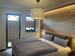 Schlafzimmer mit Doppelbett