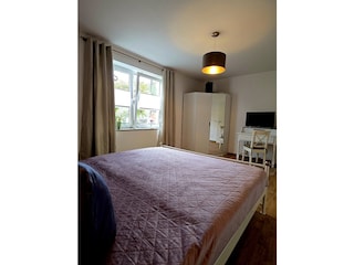 Schlafzimmer II