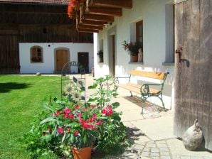 Farmhouse "Hofglück" holiday apartment on the farm - Buechlberg - image1