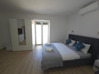 Holiday house Puljane Features 12