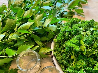 frische Kräuter vom Beet sind für unsre Gäste inklusive