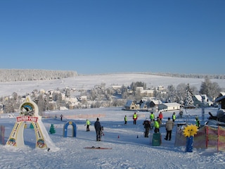 der nur 100m entfernte Ski-u. Funpark Carlsfeld