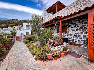 Villa Mirthios Outdoor Recording 14