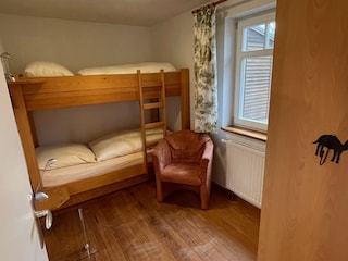 Schlafzimmer 2
