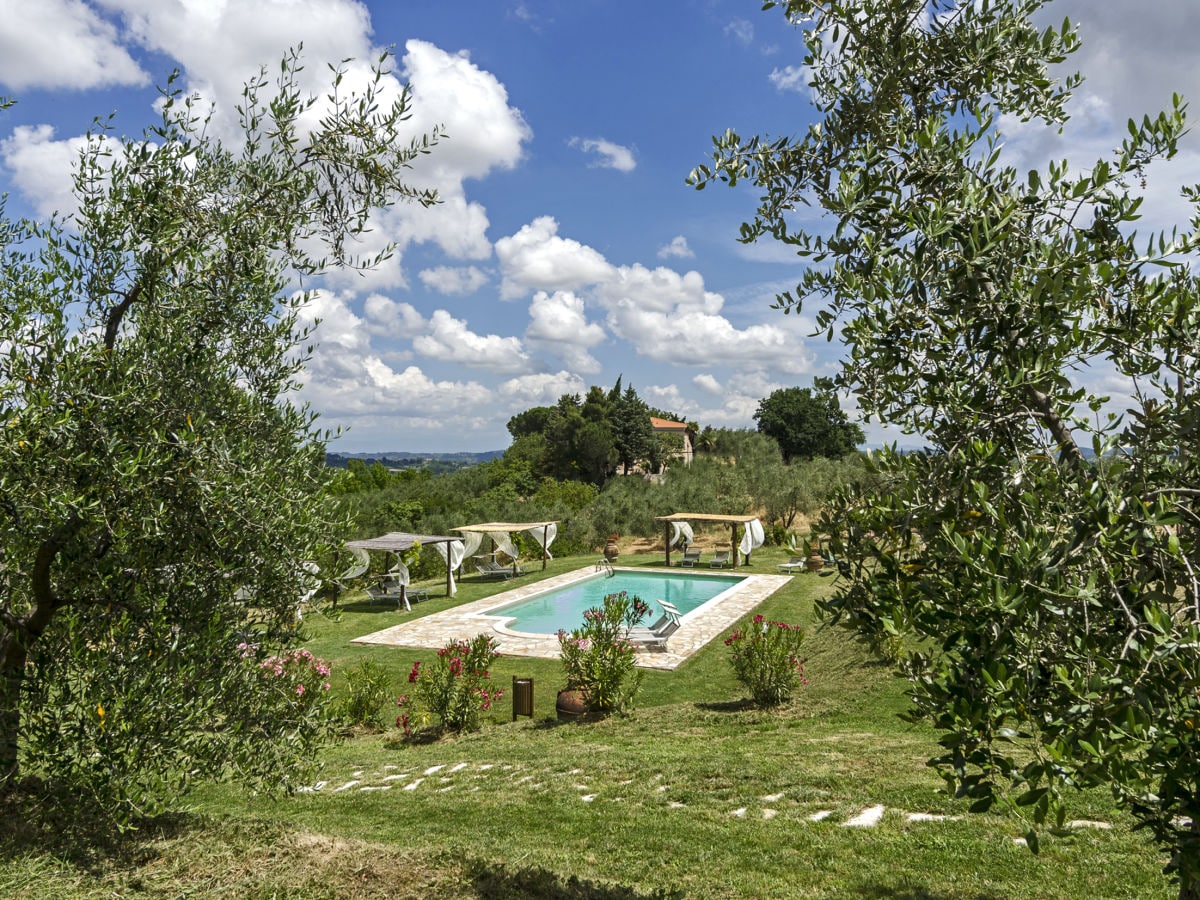 Der Pool im Außenbereich