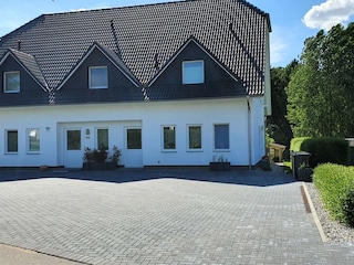 Neuer Parkplatz vorm Haus 2026
