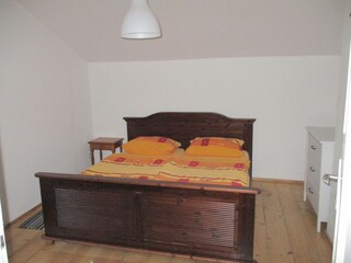 Schlafzimmer 2