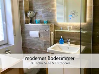 ebenerdige Dusche und Fußbodenheizung