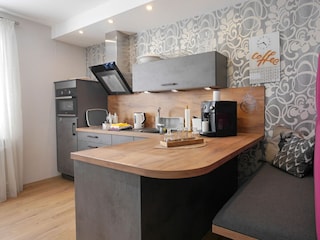 Fewo Waldpfad - Küche mit Sitzbar