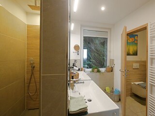 Fewo Waldpfad - modernes Duschbad