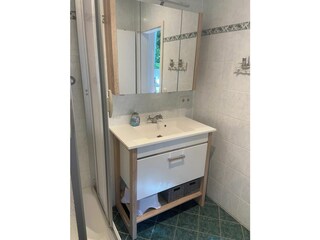Badezimmer im EG neben Küche