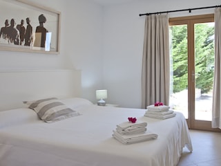 Bedrooms all light and cozy