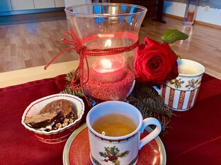 Rosenduft bei Teegenuss