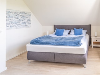 Schlafzimmer oben Westseite