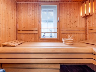 Sauna im Erdgeschoss