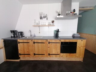 openkeuken met oven en inductiekookplaat