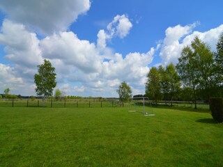 Villa Robertville Outdoor Recording 12