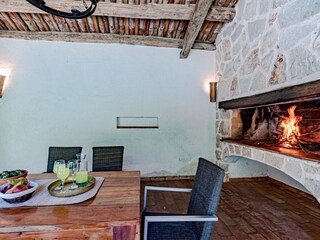 Villa Trstenik Features 13