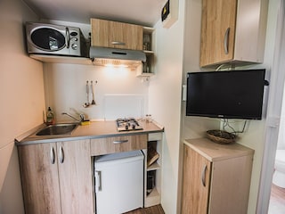 Trailer Catez ob Savi Features 7