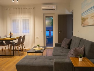 Apartment Okrug Donji Features 5
