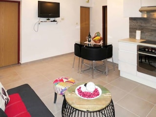 Apartment Arbanija Features 4