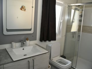 Trailer Drage, Adria Features 16