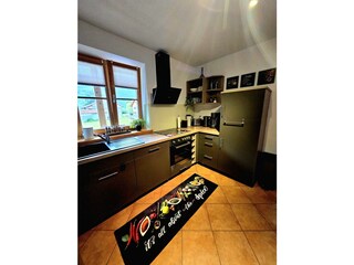 Küchenzeile mit Fenster, Blick nach Süd-Ost