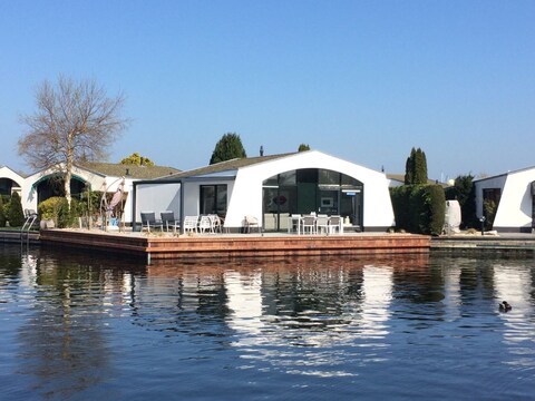 Bungalow sull'acqua