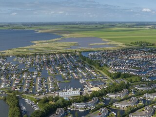 Luftaufnahme der Anlage und See de Grote Brekken