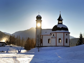 Ein bekanntes Wahrzeichen von Seefeld, das "Seekirchl"